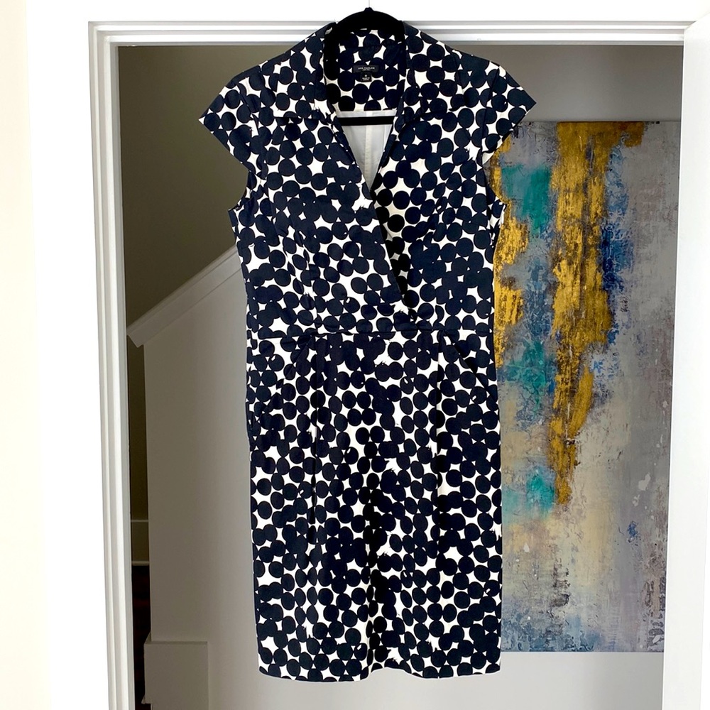 Ann Taylor - Cap sleeve, side zip dress with pockets!  Sz 6